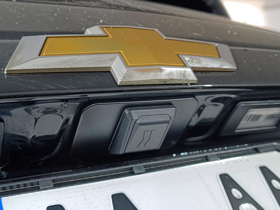 Chevrolet Suburban      